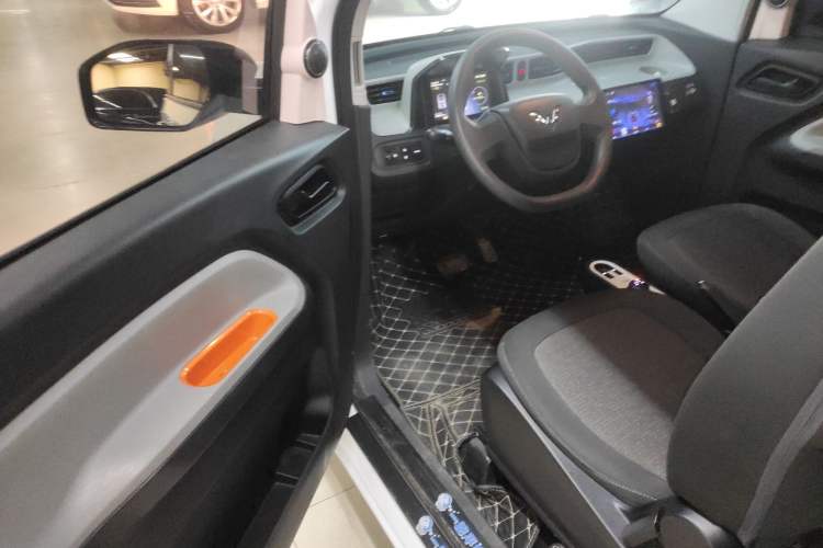 Used Wuling Hongguang MINIEV 2021 Macaron Premium Model – Lithium Iron Phosphate Driver Seat