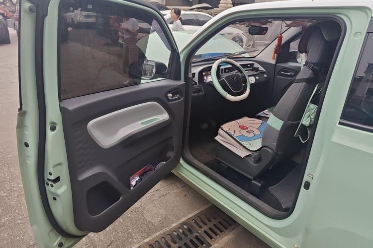 Used Wuling Hongguang MINIEV 2021 Macaron Fashion Model Lithium Iron Phosphate Driver Seat
