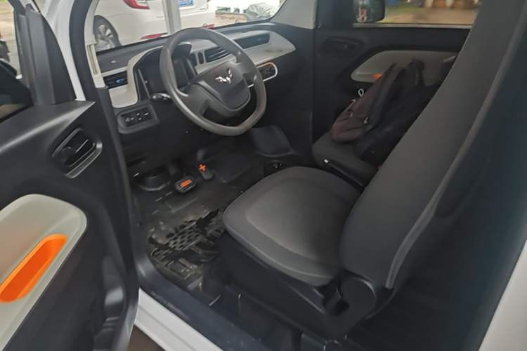 Used Wuling Hongguang MINIEV 2021 Macaron Fashion Edition Lithium-Ion Battery Driver Seat