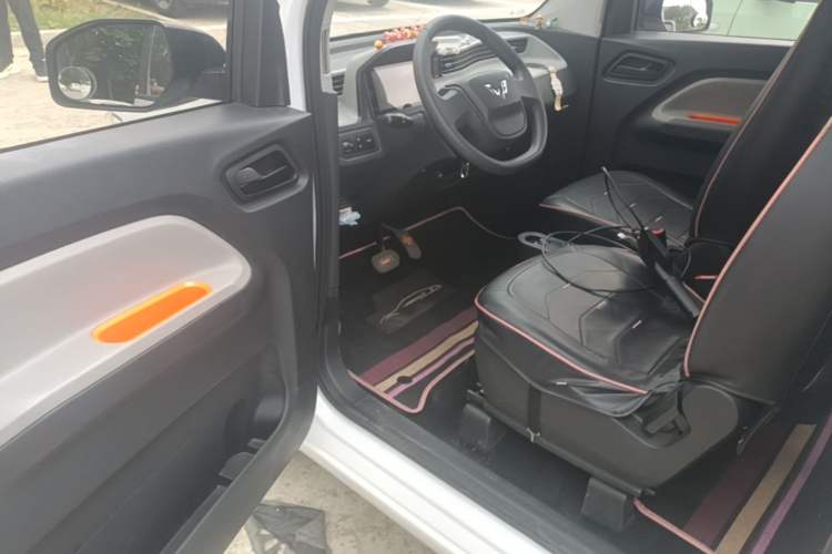Used Wuling Hongguang MINIEV 2021 Macaron Fashion Edition Lithium-Ion Battery Driver Seat