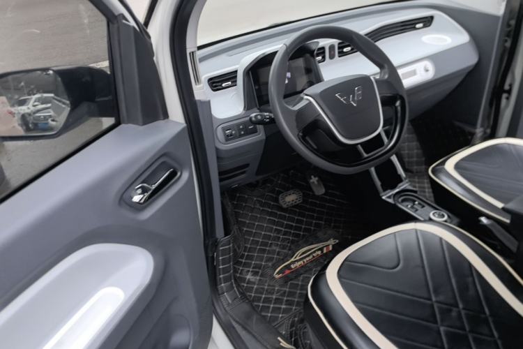 Used Wuling Hongguang MINIEV 2021 Macaron Premium Model – Lithium Iron Phosphate Driver Seat