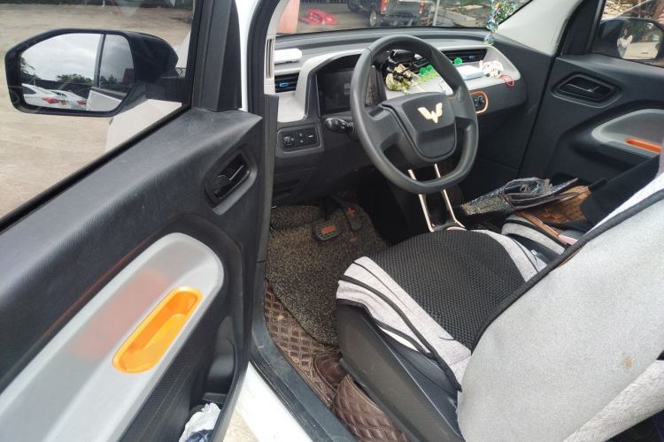 Used Wuling Hongguang MINIEV 2021 Macaron Premium Model – Lithium Iron Phosphate Driver Seat