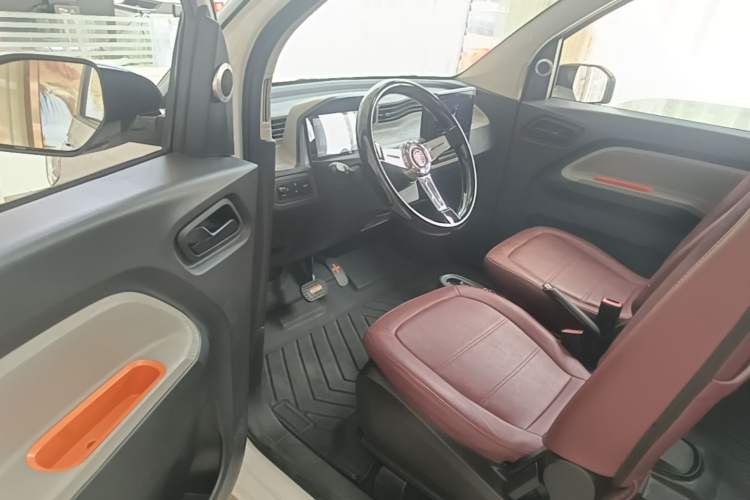 Used Wuling Hongguang MINIEV 2021 Macaron Fashion Edition Lithium-Ion Battery Driver Seat