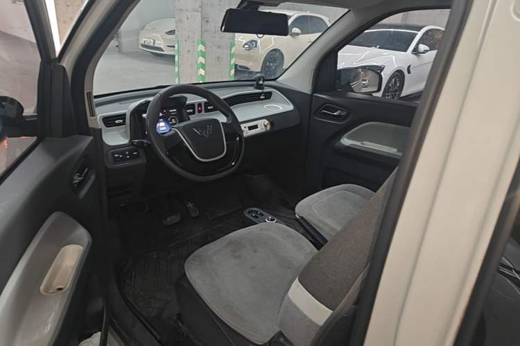 Used Wuling Hongguang MINIEV 2021 Macaron Premium Model – Lithium-NMC Driver Seat