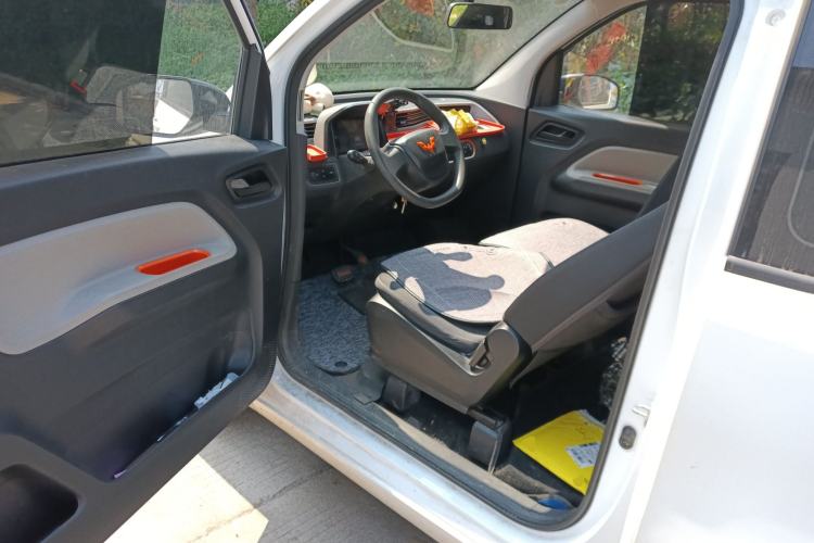 Used Wuling Hongguang MINIEV 2021 Macaron Fashion Model Lithium Iron Phosphate Driver Seat