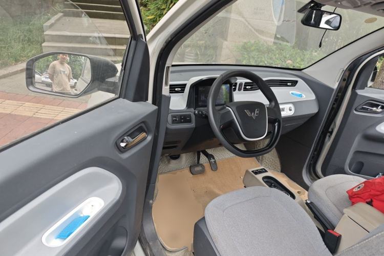 Used Wuling Hongguang MINIEV 2021 Macaron Premium Model – Lithium-NMC Driver Seat