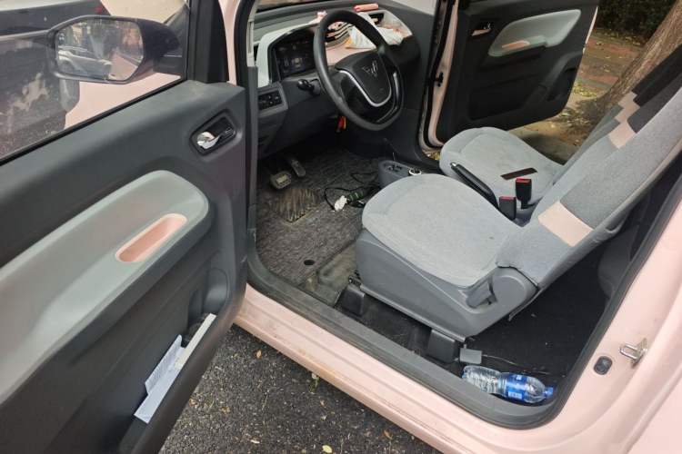 Used Wuling Hongguang MINIEV 2021 Macaron Premium Model – Lithium-NMC Driver Seat