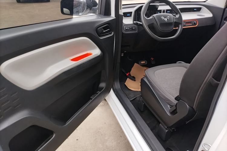 Used Wuling Hongguang MINIEV 2021 Macaron Premium Model – Lithium-NMC Driver Seat