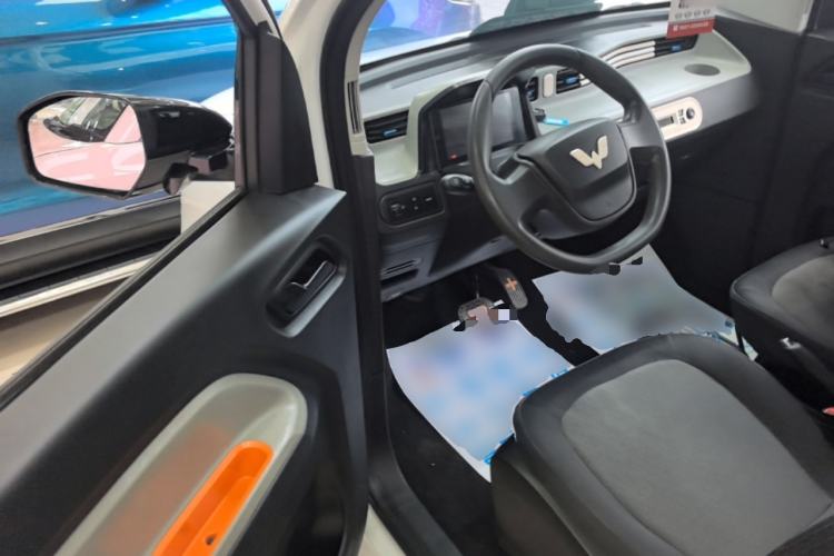 Used Wuling Hongguang MINIEV 2021 Macaron Fashion Model Lithium Iron Phosphate Driver Seat