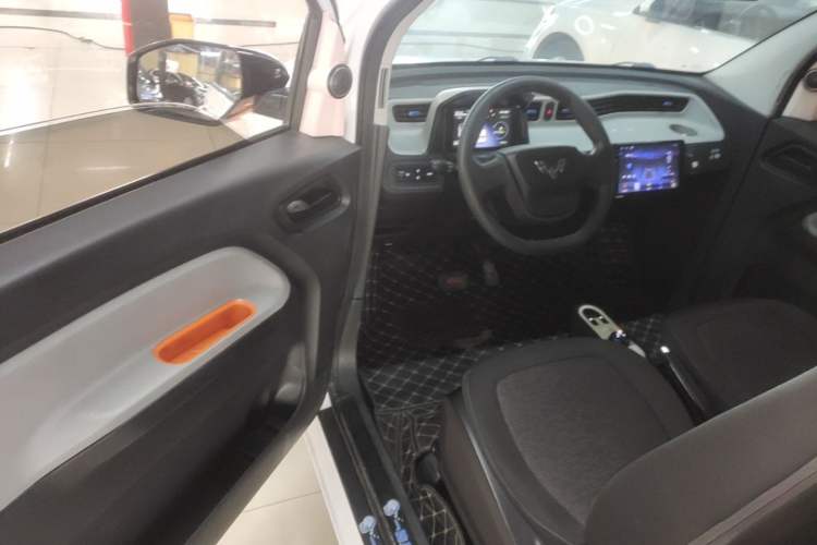 Used Wuling Hongguang MINIEV 2021 Macaron Premium Model – Lithium Iron Phosphate Driver Seat