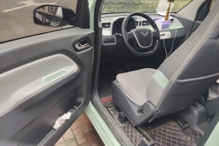 Used Wuling Hongguang MINIEV 2021 Macaron Fashion Edition Lithium-Ion Battery Driver Seat