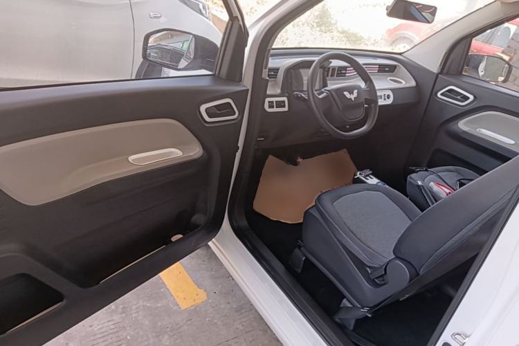Used Wuling Hongguang MINIEV 2021 Macaron Fashion Edition Lithium-Ion Battery Driver Seat