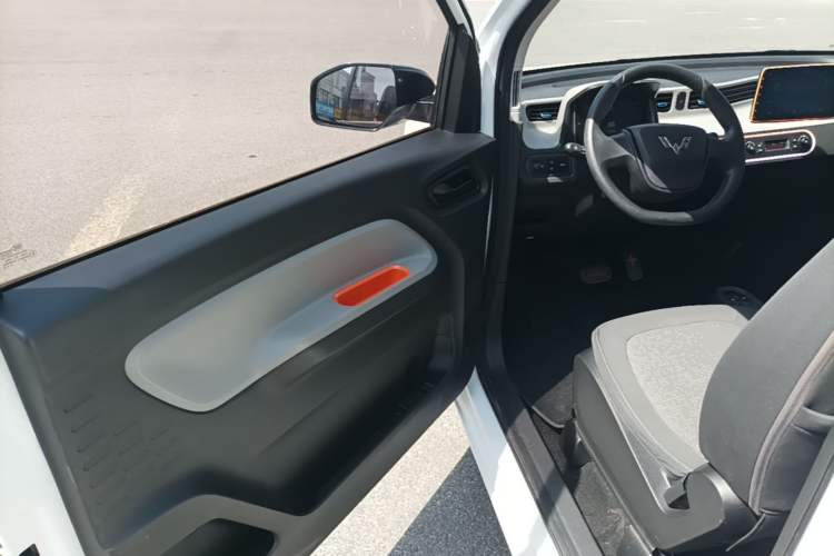 Used Wuling Hongguang MINIEV 2021 Macaron Sandwich Model 170 km Lithium Iron Phosphate Driver Seat