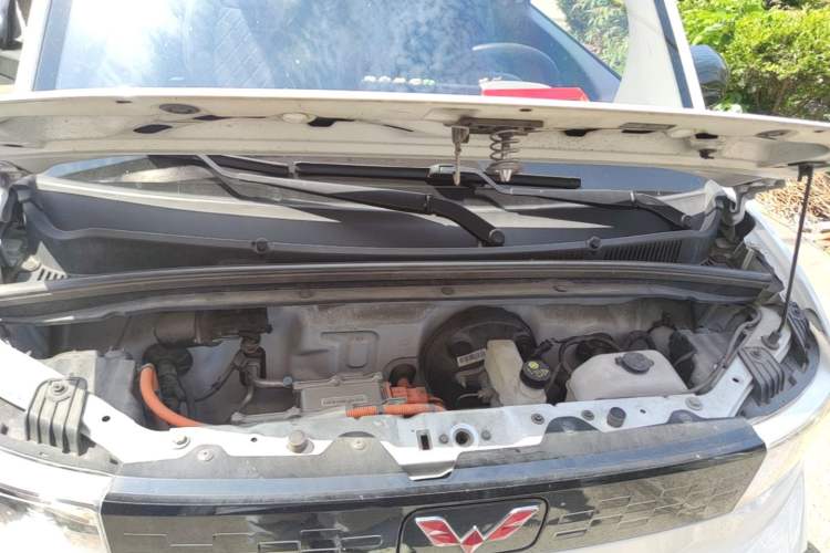 Used Wuling Hongguang MINIEV 2021 Macaron Sandwich Model 120 km Lithium NMC Engine Bay
