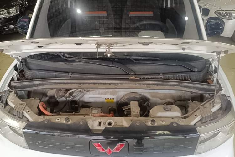 Used Wuling Hongguang MINIEV 2021 Macaron Fashion Model Lithium Iron Phosphate Engine Bay