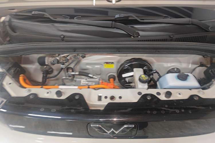 Used Wuling Hongguang MINIEV 2021 Macaron Premium Model – Lithium Iron Phosphate Engine Bay