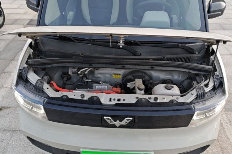 Used Wuling Hongguang MINIEV 2021 Macaron Sandwich Model 170 km Lithium Iron Phosphate Engine Bay