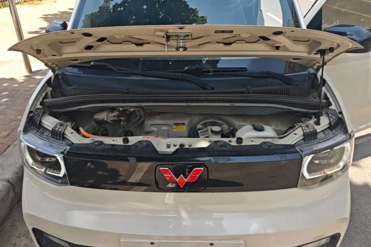 Used Wuling Hongguang MINIEV 2021 Macaron Fashion Edition Lithium-Ion Battery Engine Bay