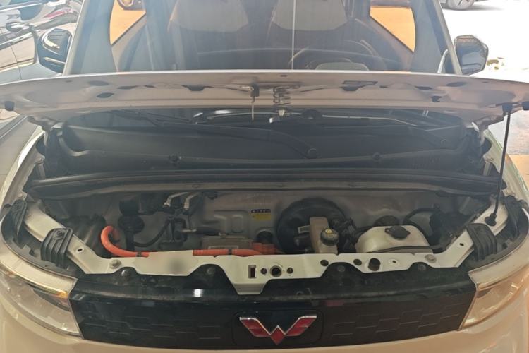 Used Wuling Hongguang MINIEV 2021 Macaron Fashion Model Lithium Iron Phosphate Engine Bay