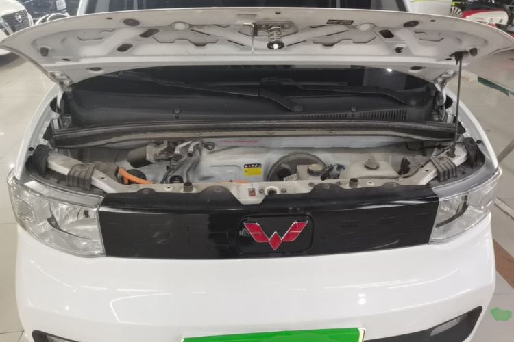 Used Wuling Hongguang MINIEV 2021 Macaron Fashion Model Lithium Iron Phosphate Engine Bay