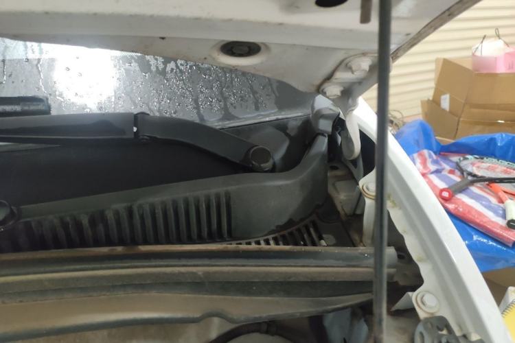 Used Wuling Hongguang MINIEV 2021 Macaron Fashion Edition Lithium-Ion Battery Engine Bay Left