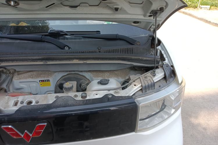 Used Wuling Hongguang MINIEV 2021 Macaron Fashion Model Lithium Iron Phosphate Engine Bay Left