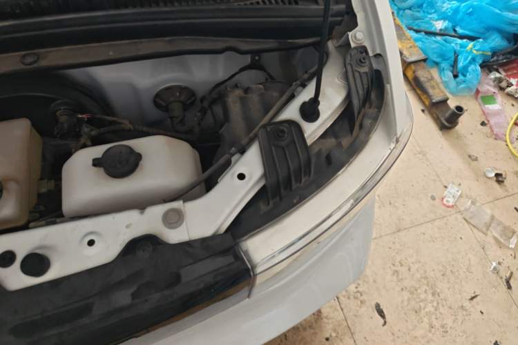 Used Wuling Hongguang MINIEV 2021 Macaron Premium Model – Lithium-NMC Engine Bay Left