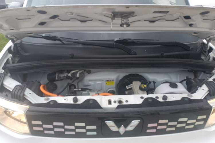 Used Wuling Hongguang MINIEV 2021 Macaron Fashion Edition Lithium-Ion Battery Engine Bay