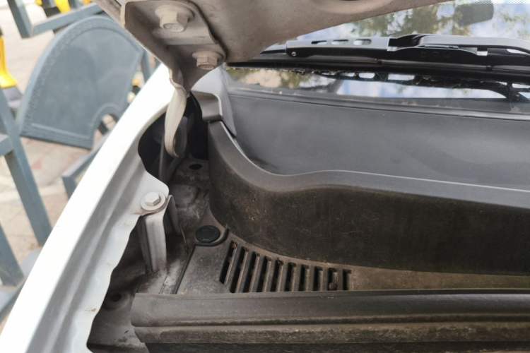 Used Wuling Hongguang MINIEV 2021 Macaron Fashion Edition Lithium-Ion Battery Engine Bay Right