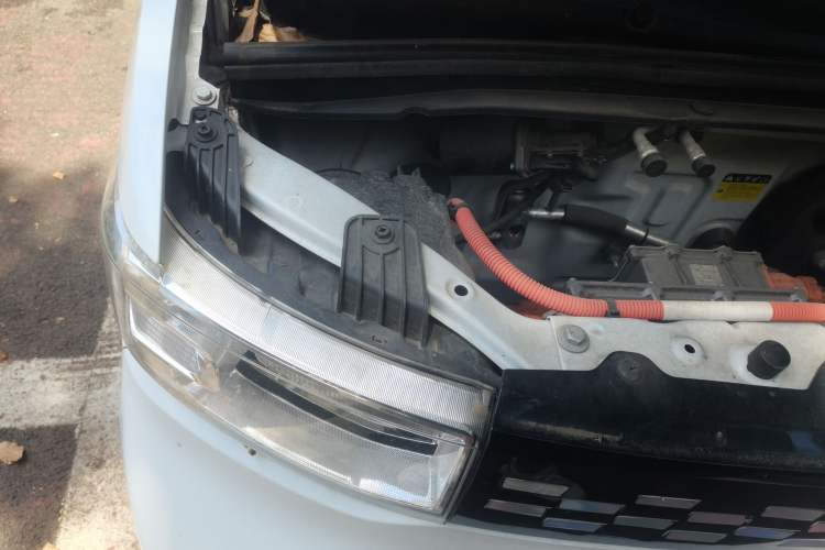 Used Wuling Hongguang MINIEV 2021 Macaron Fashion Edition Lithium-Ion Battery Engine Bay Right
