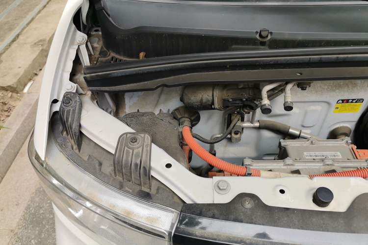 Used Wuling Hongguang MINIEV 2021 Macaron Fashion Edition Lithium-Ion Battery Engine Bay Right