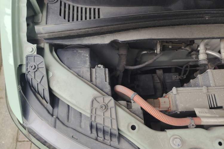 Used Wuling Hongguang MINIEV 2021 Macaron Fashion Edition Lithium-Ion Battery Engine Bay Right