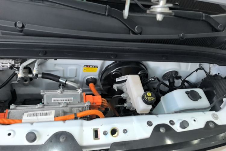 Used Wuling Hongguang MINIEV 2021 Macaron Fashion Model Lithium Iron Phosphate Engine Bay