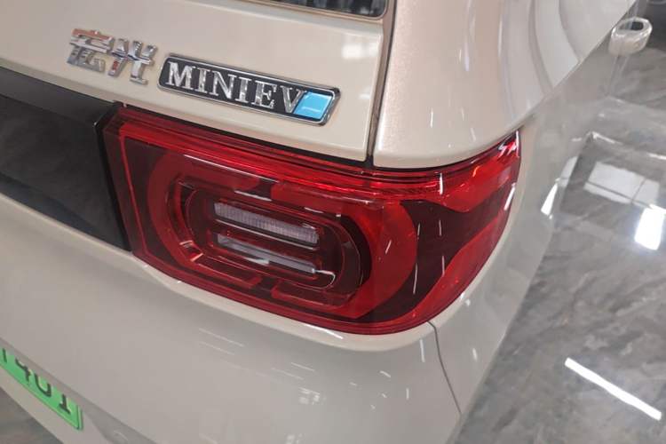Used Wuling Hongguang MINIEV 2021 Macaron Premium Model – Lithium Iron Phosphate Exterior 3