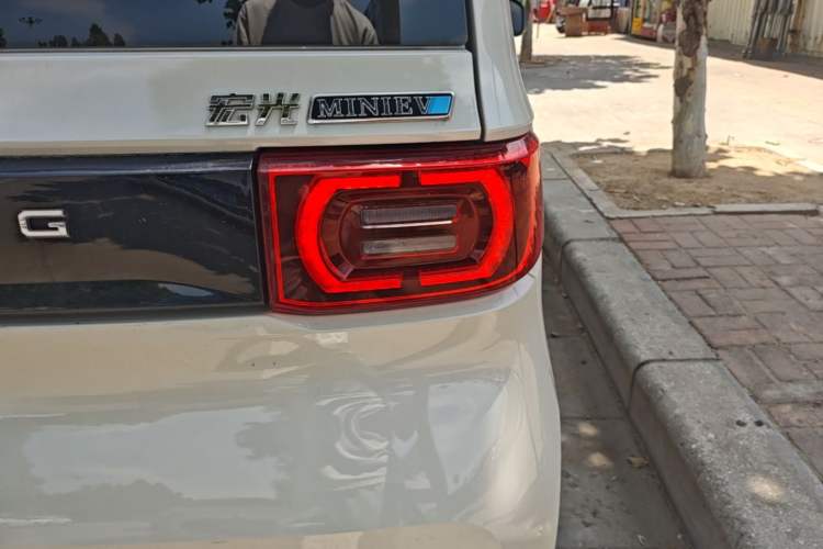 Used Wuling Hongguang MINIEV 2021 Macaron Fashion Edition Lithium-Ion Battery Exterior 3
