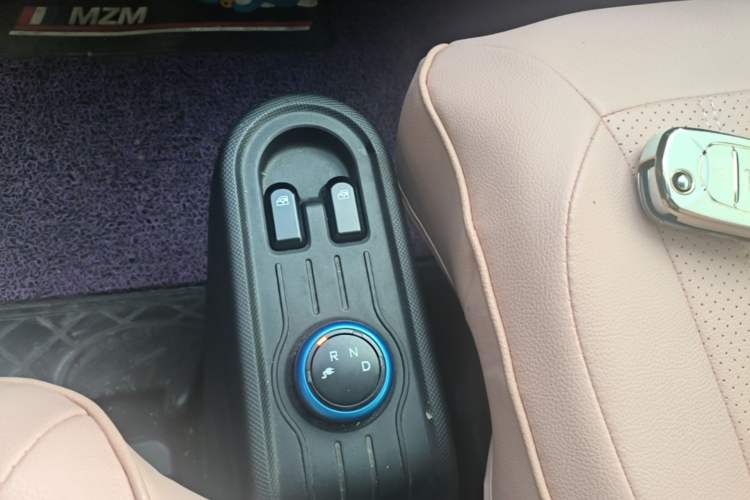 Used Wuling Hongguang MINIEV 2021 Macaron Premium Model – Lithium Iron Phosphate Gear Lever