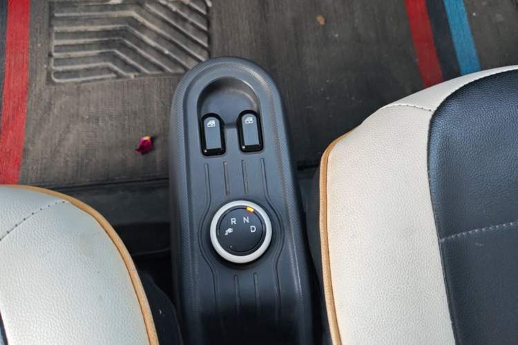 Used Wuling Hongguang MINIEV 2021 Macaron Sandwich Model 170 km Lithium Iron Phosphate Gear Lever