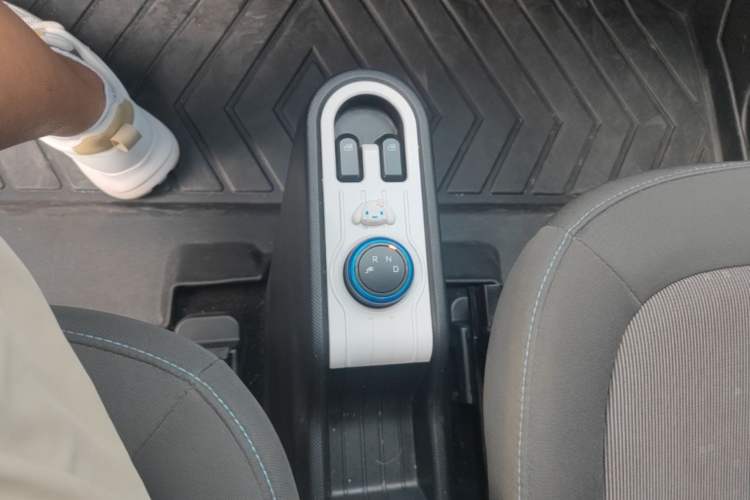 Used Wuling Hongguang MINIEV 2021 Macaron Premium Model – Lithium Iron Phosphate Gear Lever