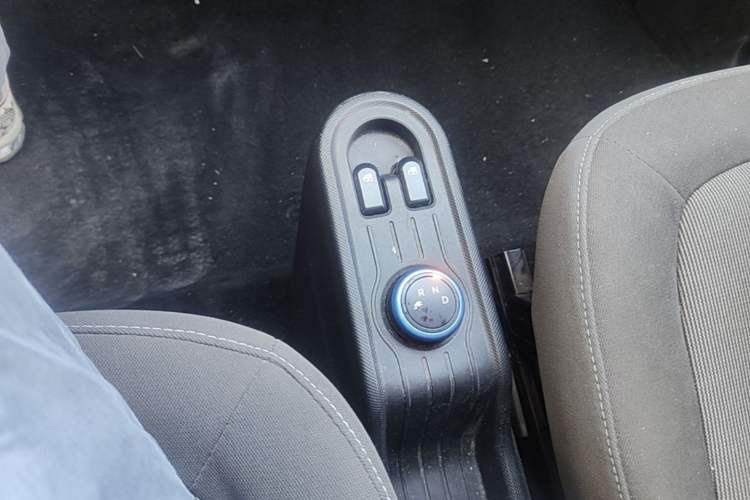 Used Wuling Hongguang MINIEV 2021 Macaron Fashion Edition Lithium-Ion Battery Gear Lever