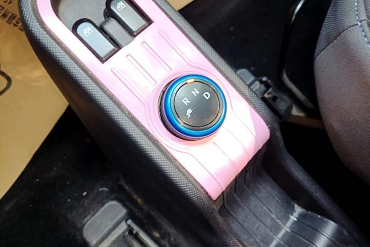 Used Wuling Hongguang MINIEV 2021 Macaron Fashion Model Lithium Iron Phosphate Gear Lever