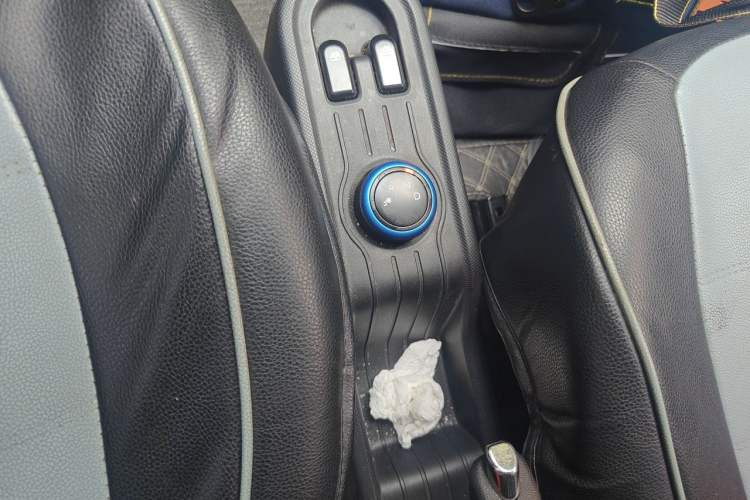 Used Wuling Hongguang MINIEV 2021 Macaron Premium Model – Lithium Iron Phosphate Gear Lever