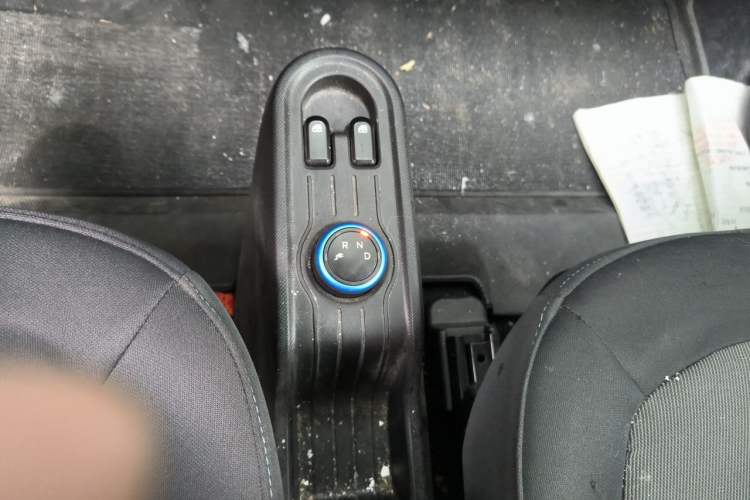 Used Wuling Hongguang MINIEV 2021 Macaron Premium Model – Lithium-NMC Gear Lever