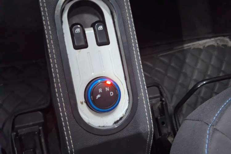 Used Wuling Hongguang MINIEV 2021 Macaron Premium Model – Lithium Iron Phosphate Gear Lever
