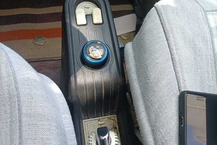 Used Wuling Hongguang MINIEV 2021 Macaron Premium Model – Lithium-NMC Gear Lever