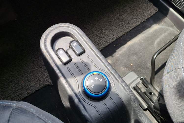 Used Wuling Hongguang MINIEV 2021 Macaron Premium Model – Lithium Iron Phosphate Gear Lever