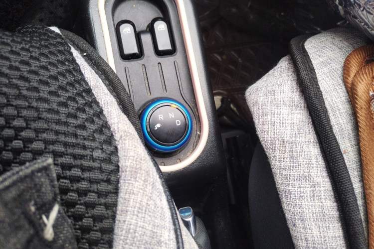 Used Wuling Hongguang MINIEV 2021 Macaron Premium Model – Lithium Iron Phosphate Gear Lever