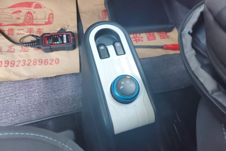 Used Wuling Hongguang MINIEV 2021 Macaron Premium Model – Lithium Iron Phosphate Gear Lever