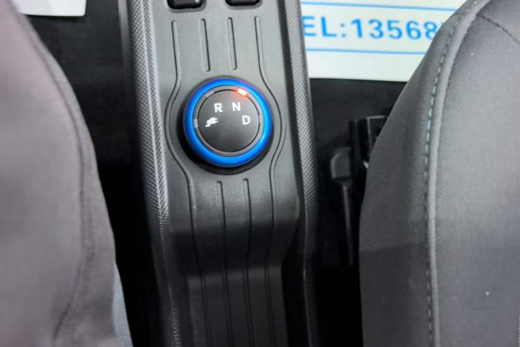 Used Wuling Hongguang MINIEV 2021 Macaron Fashion Model Lithium Iron Phosphate Gear Lever