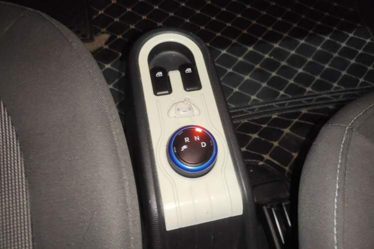 Used Wuling Hongguang MINIEV 2021 Macaron Premium Model – Lithium Iron Phosphate Gear Lever