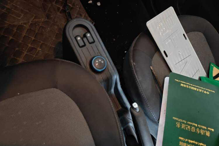 Used Wuling Hongguang MINIEV 2021 Macaron Premium Model – Lithium-NMC Gear Lever